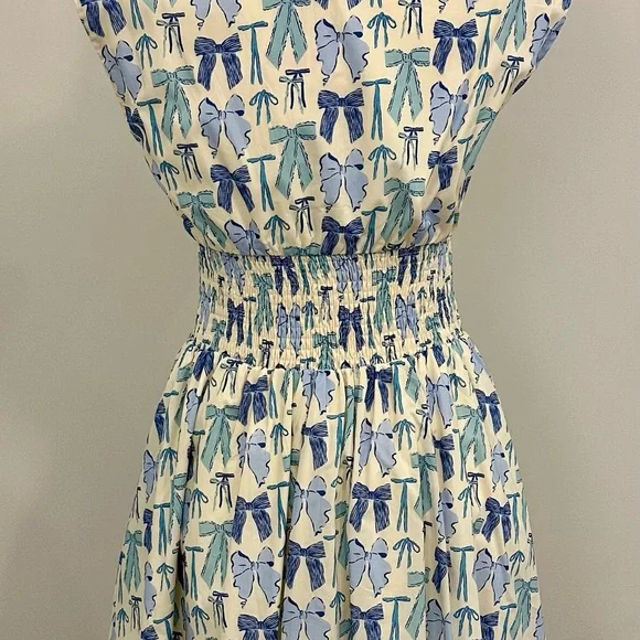 Stylish Blue and White Patterned Dress - Picture 3 of 3